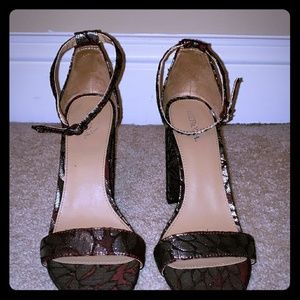 Women open toe shoes